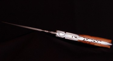 Le Sperone folding knife, Juniper handle - Damascus blade and bolster