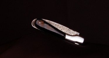 Le Sperone folding knife, Buffalo Horn handle - Damascus blade
