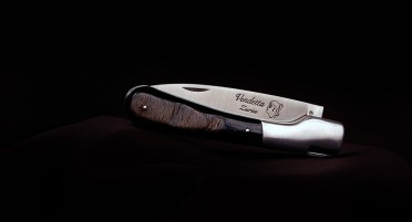 Classic Vendetta Zuria Corsican knife in Buffalo Horn