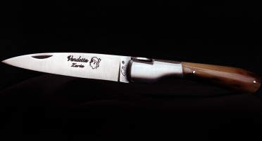 Vendetta Zuria classic horn tip knife