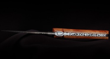 Vendetta Zuria Damascus juniper knife - Full handle
