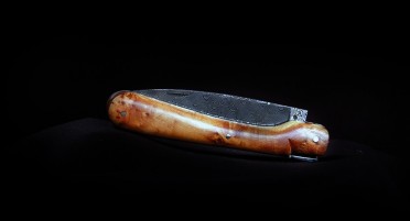 Vendetta Zuria Damascus juniper knife - Full handle