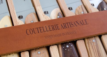 Coffret de 6 couteaux de table Eleganza Zuria - manches en bois panaché