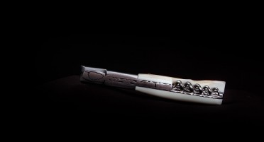 Couteau Vendetta Zuria avec tire-bouchon - lame Damas et manche en Ivoire de Phacochère
