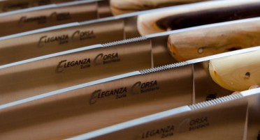 Coffret de 6 couteaux de table Eleganza Zuria - manches en bois panaché