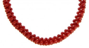 Bracelet braided in red Coral beads from Bonifacio and yellow gold clasp