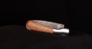 Le Pialincu knife in Curly Birch and Damascus blade