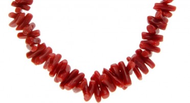Bracelet in 1/2 points of Mediterranean red coral and clasp in yellow gold