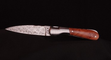 Le Pialincu "handmade" knife in Juniper and Damascus blade
