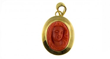 Pendentif Vierge sculptée en Corail rouge de Bonifacio et Or jaune