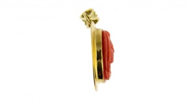 Virgin pendant carved in Bonifacio red coral and yellow gold