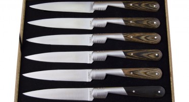 6 table knives with brown resin handle