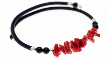 Bracelet ajustable en caoutchouc, Corail rouge, Onyx et Argent