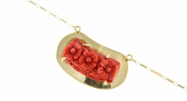 Necklace in Mediterranean Coral - 3 sculpted flowers and yellow Gold