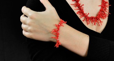 Bracelet in red coral fringe and silver beads