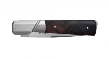 Le Kallisté knife with a walnut wood handle