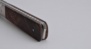 Le Kallisté knife with a walnut wood handle