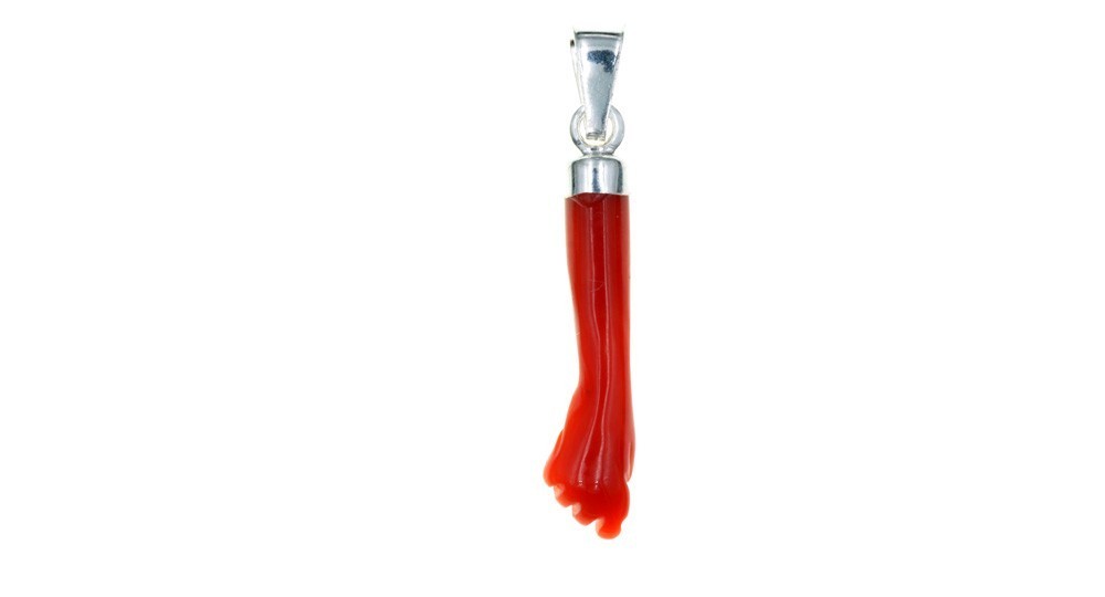 Pendant in the shape of a closed hand in Red Coral and Silver