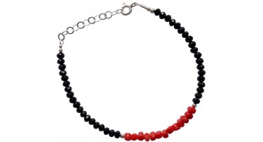 Bracelet en tronçons de Corail rouge, perles d'Onyx et en Argent