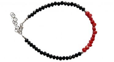 Bracelet in sections of red Coral, Onyx pearls and Silver